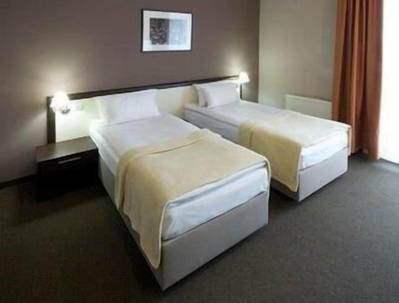 Lviv Ramada Hotel Kholodnovidka Rom bilde